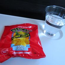 CHC→WLG間の機内食。飛行時間が短いのでシンプルです。