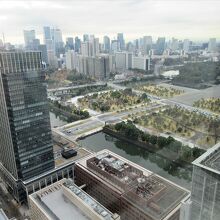 37階展望フロアから皇居も見えます