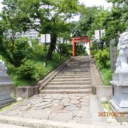 ＪＲ仙石線榴ヶ岡駅から北に数分の所にある菅原道真公を祀った神社