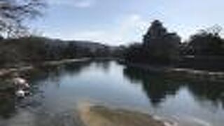 鶴見橋から眺める旭川と岡山城の景色がとても素晴らしい