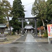 明治期に本丸跡に建てられた神社