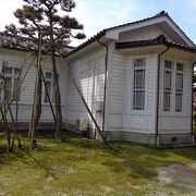 奉先堂公園に移築された新潟県知事の公舎