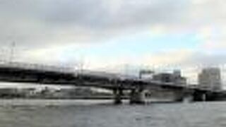 上流側、下流側と２回架橋工事がされました。