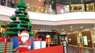 メルボルンセントラルのレゴショップでレゴの電車を見て、「Ｔ２」の紅茶を買いましょう。