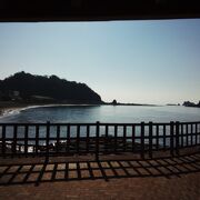 安房勝山駅近くで三浦半島を横目にのんびり海岸散歩