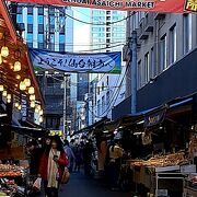 仙台駅から至近の活気のある朝市