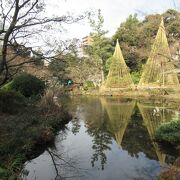 児童公園と日本庭園が造られています