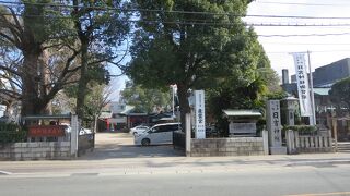 久留米市の守護神として市民の信仰が厚い神社です。