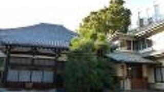 伊皿子坂沿いにある泉岳寺の塔頭寺院