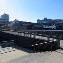 唯一開かれていた出入口は表門橋でした