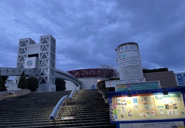 本郷台駅前です