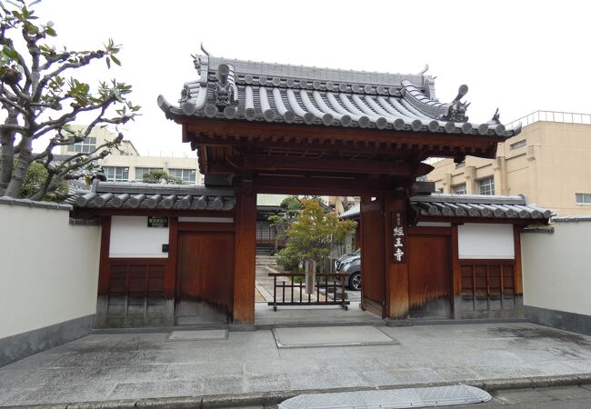 堺市寺町に建つ日蓮宗寺院