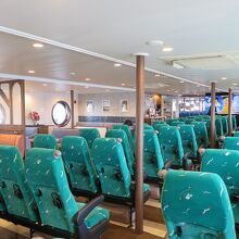 メインキャビンです