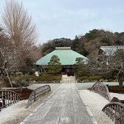 静寂な雰囲気のお寺