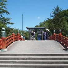 三柱神社