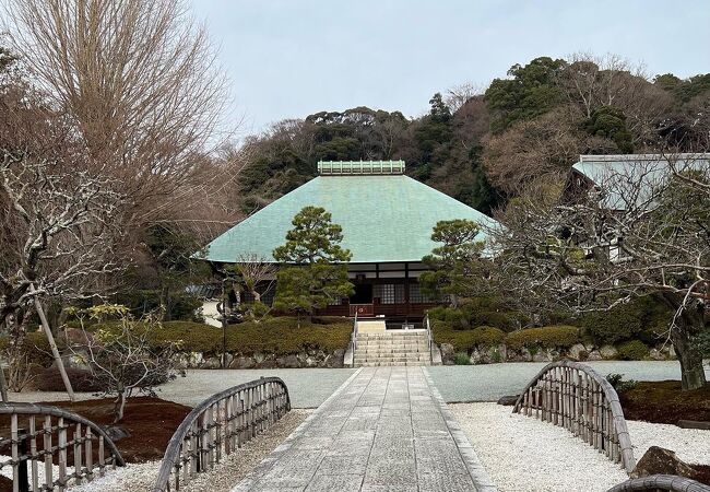 静寂な雰囲気のお寺