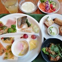 朝食ビュッフェの料理