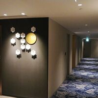 エレベーターホールに廊下