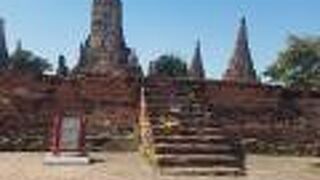 ビルマ軍の破壊跡が生々しい