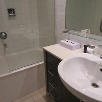 浴槽もある浴室も…、