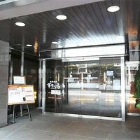 西館　正面玄関