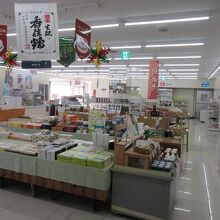 なんだかんだでコンビニ併設は便利です