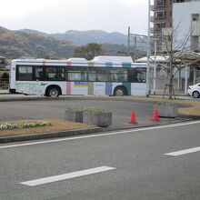 小倉駅より本数は多い