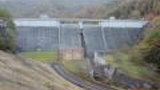 雲海の上に城址が望める「天空の城・竹田城」が程近いダムカード配布対象施設