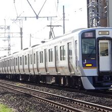 8300型で運行される空港急行なんば行