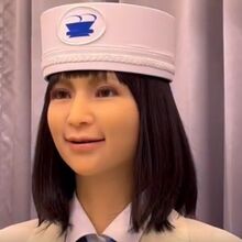 フロントロボット。微妙に動き続けています