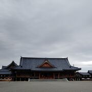 気持ちの良い空間天理教本部の神殿