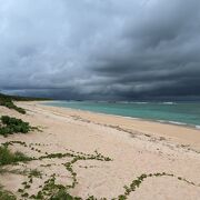 The beach lacks facilities, but it is a place where you can lose yourself in time and relax