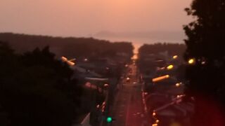 参道と夕陽の絶景