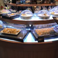 ありとあらゆる食材がありました。蟹の足もイクラも。