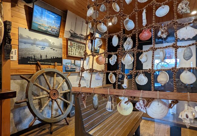 Cafe with a relaxed atmosphere as if you were in a ship's cabin