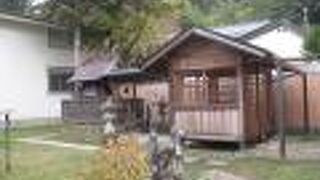 一ノ鳥居は石造りでした。