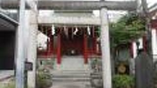 魚河岸の水神様です。