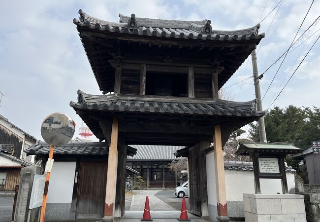 楼門が印象的なお寺です