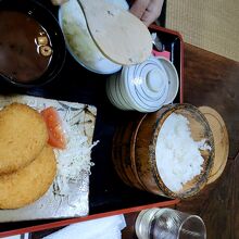 カニクリームコロッケ定食\750