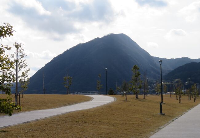 別府市内から良く見えます