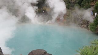 青い地獄は元気に噴出