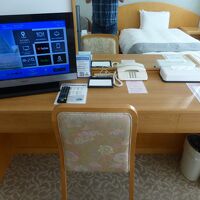 部屋のデスク回り