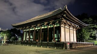 奈良の中心部にあるお寺