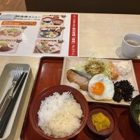 ジョイフルの宿泊者用の朝食。ドリンクバーも利用可