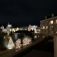 中庭のイルミネーションが綺麗