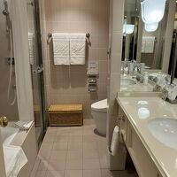 ゆったり目のバスルーム