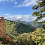 紅葉時期は渋滞します。