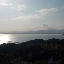 志賀島が陸繋島であることが実感できる風景です。