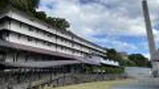 重要文化財の五階繭倉庫など