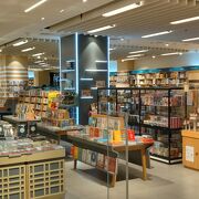 ジャカルタにも紀伊國屋書店がある